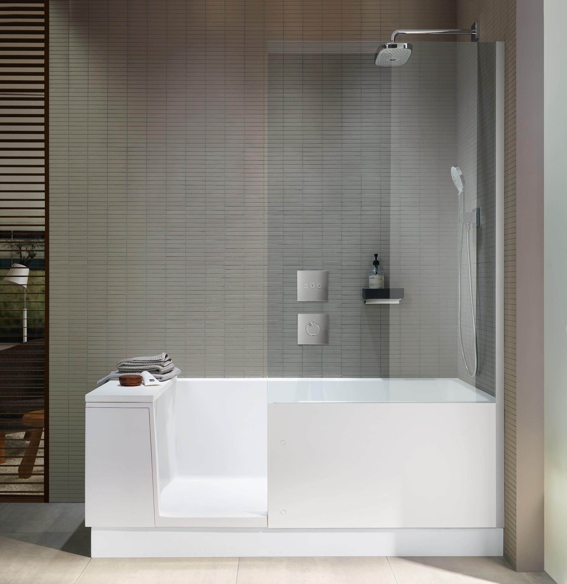 Shower and bathtub in one
