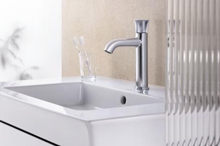 Wash basin taps for (semi-)public sanitary facilities