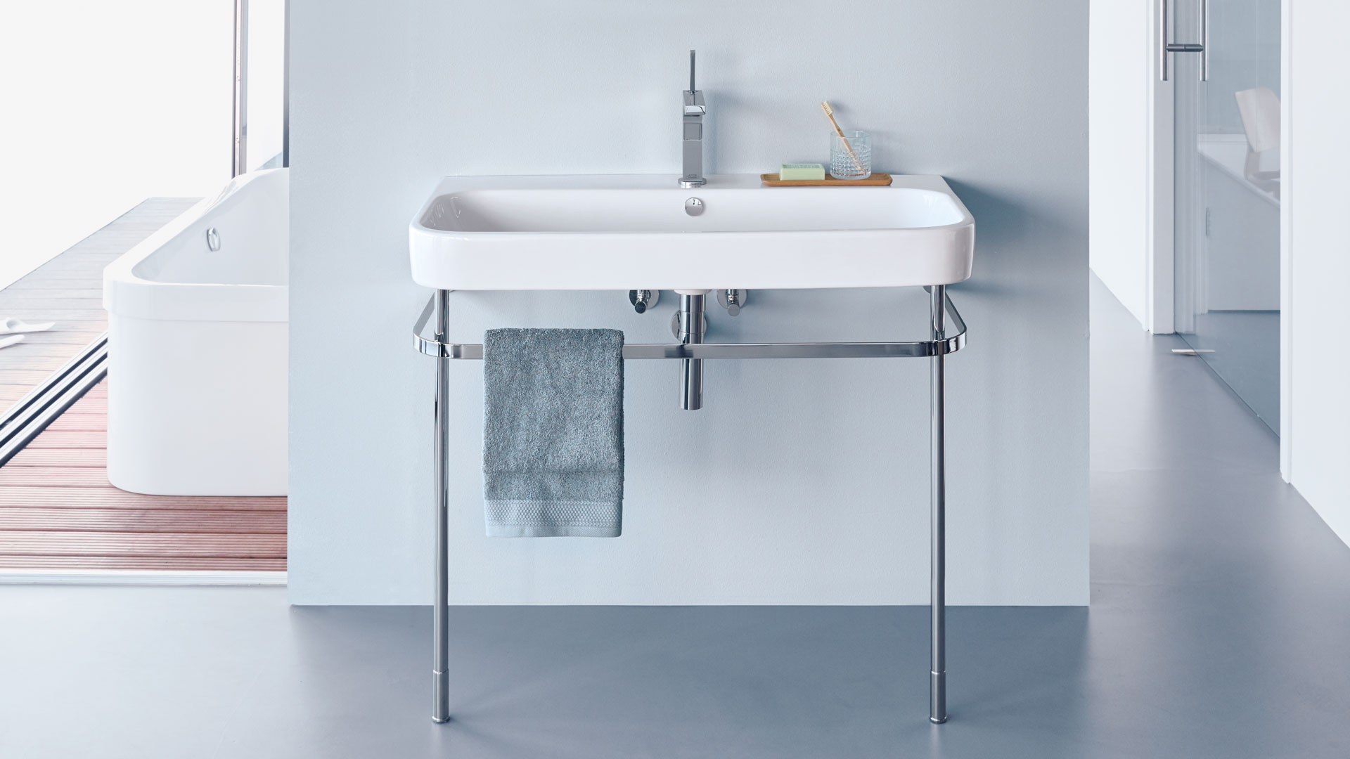 Happy D.2 washbasin with metal console
