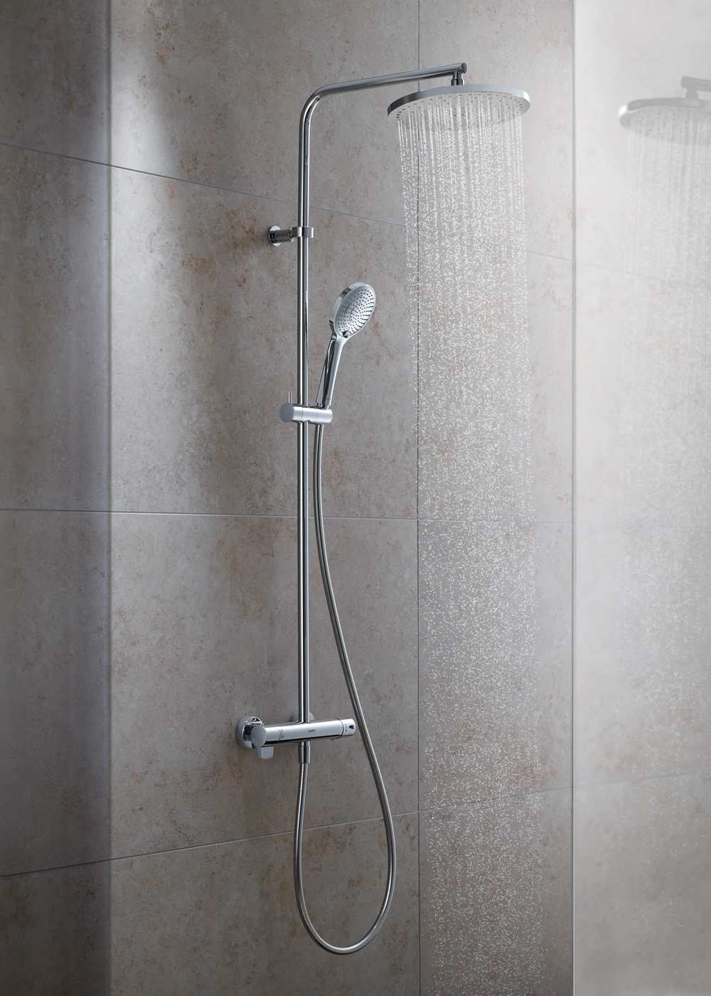 Shower system in chrome with running water

