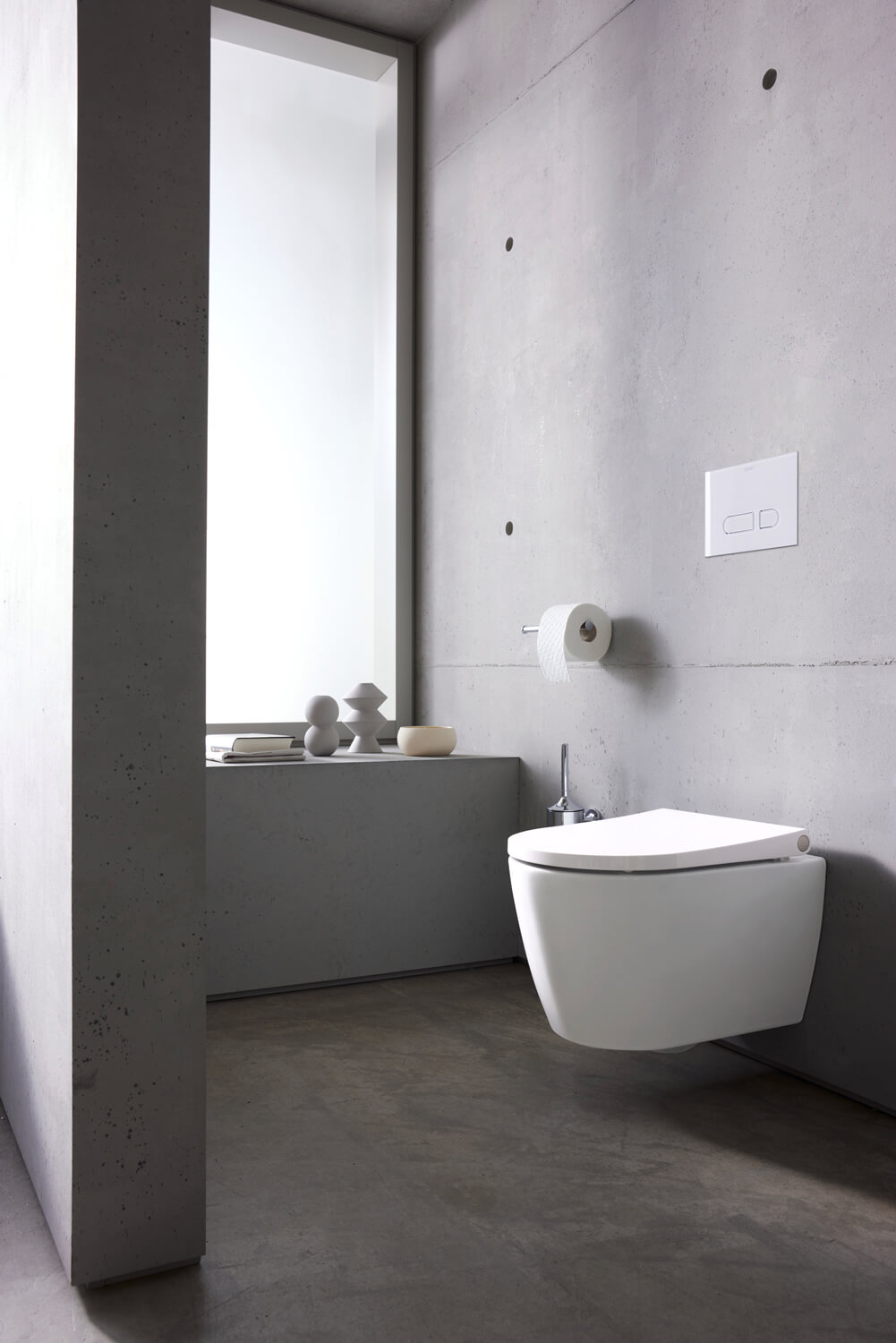 Bento Starck Box washbasin with generously comfortable storage surfaces

