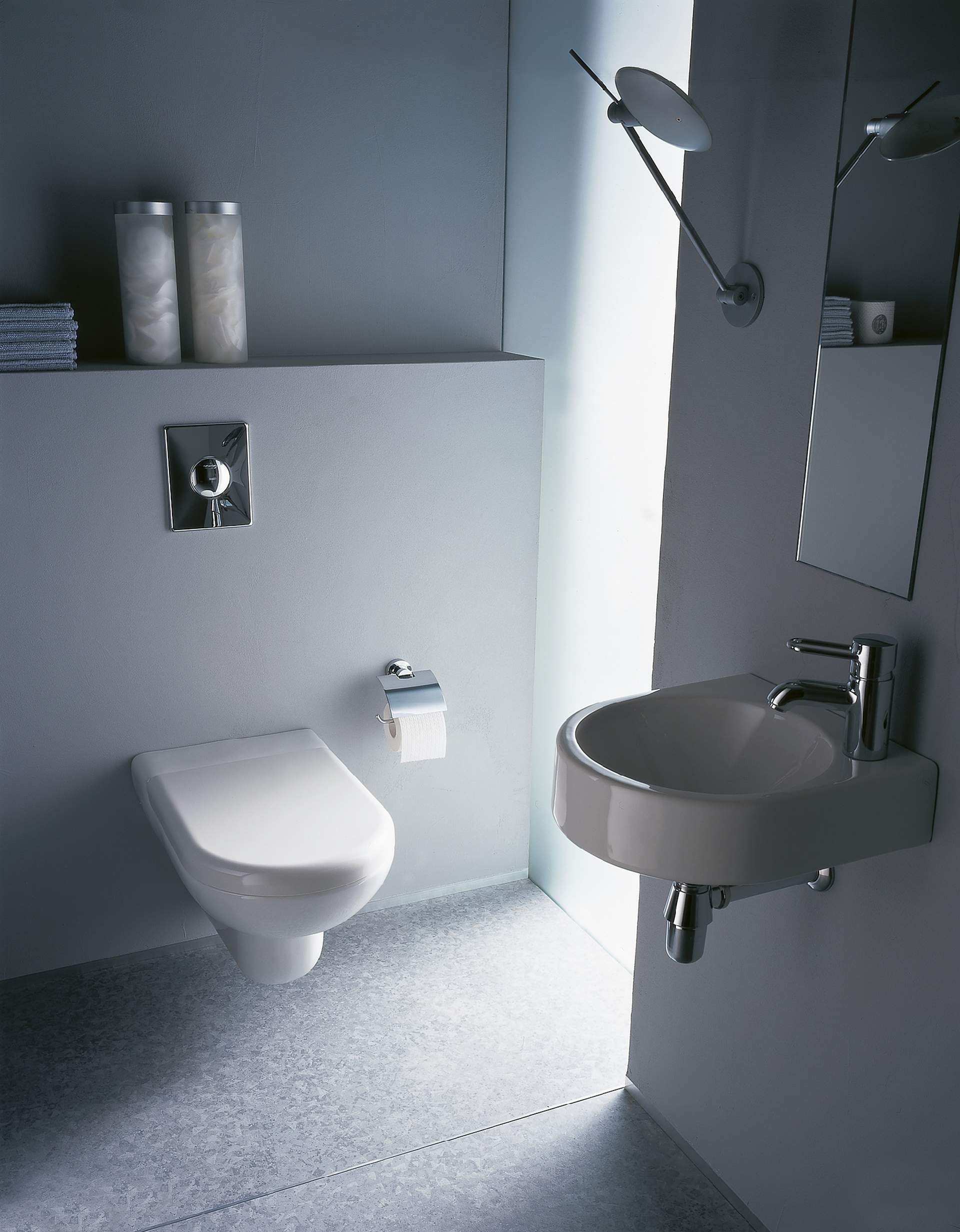 Łazienka bez barier z podwyższoną miska toaletową